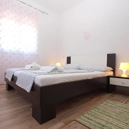 Apartment Fuer 6 Personen Ca 60 Qm In Fazana, Istrien Istrische Riviera Fazana